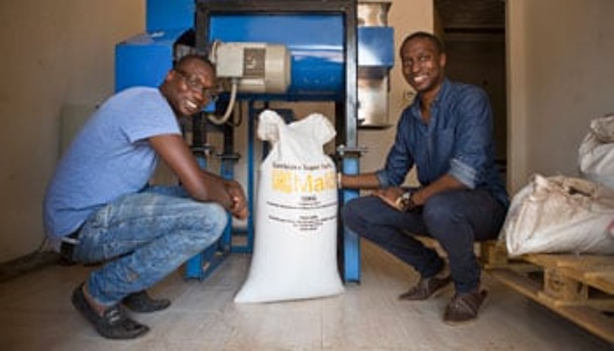 Salif et Mohamed Niang, dans leur usine de Bamako. © Tanya Bindra/JA