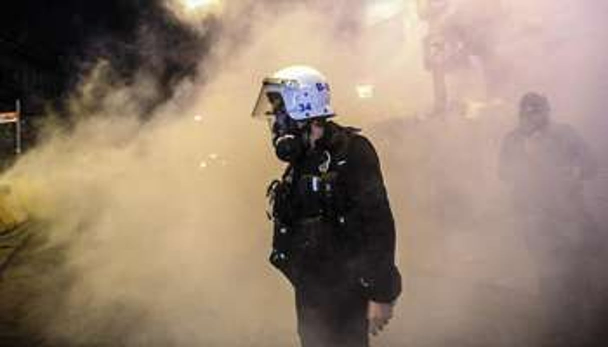 Un policier anti-émeute à Istanbul, le 7 octobre 2014. © AFP