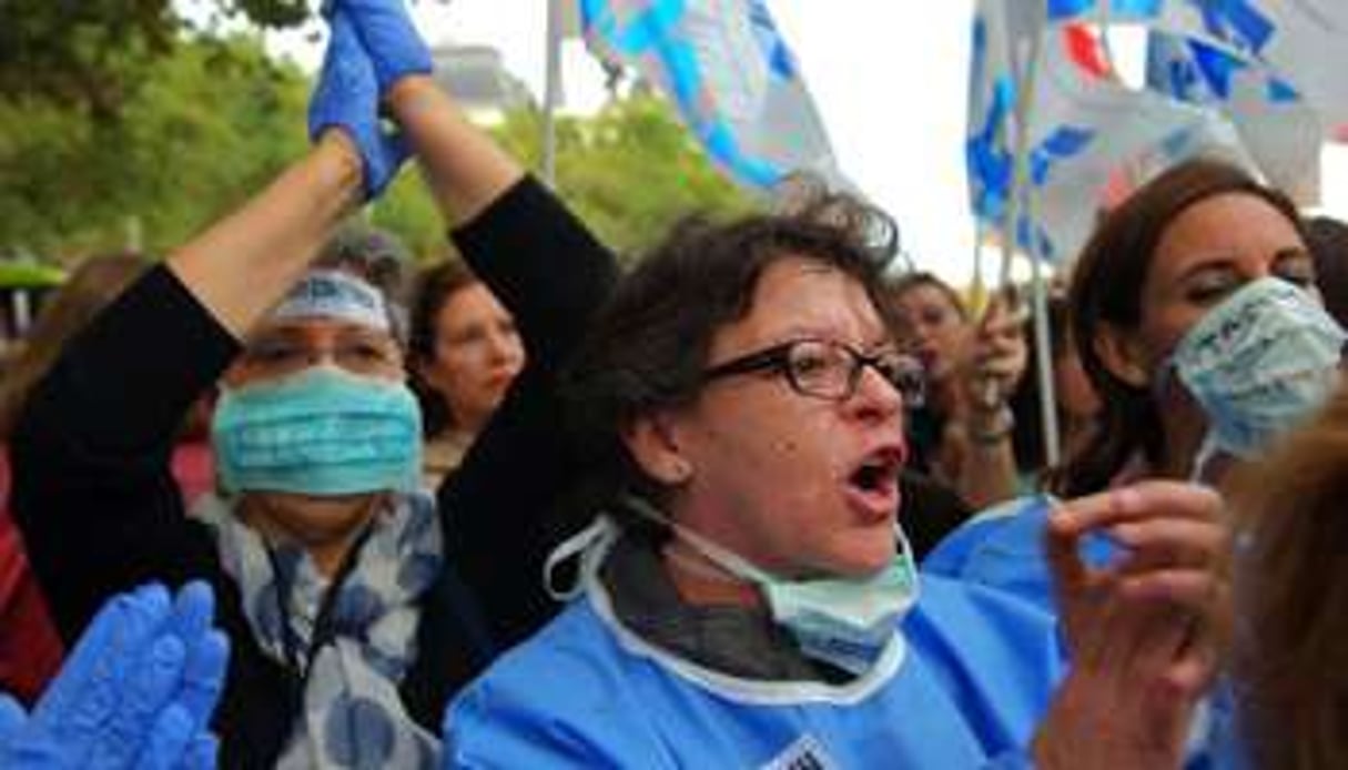 Des personnels de santé manifestent le 11 octobre 2014 à Madrid. © AFP