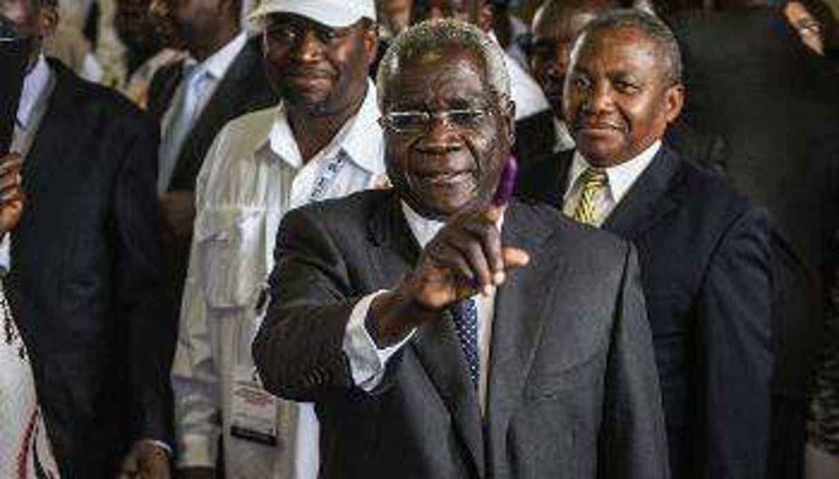 Afonso Dhlakama, le chef du parti d’opposition Renamo au Mozambique, le 15 octobre 2014. © AFP