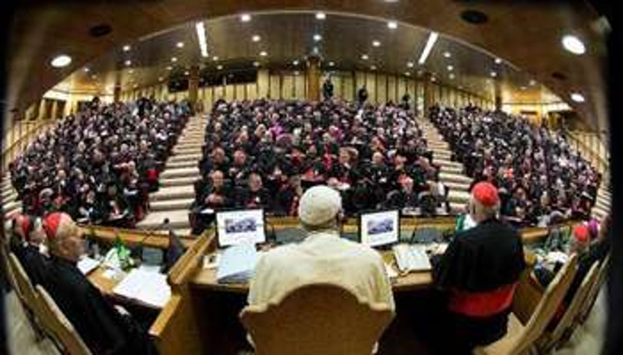 Le pape François préside le synode extraordinaire sur la famille le 6 octobre 2014 au Vatican. © AFP