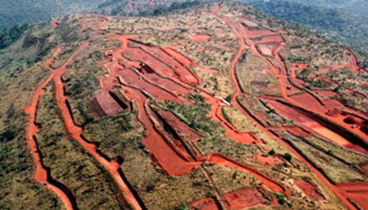 Jusqu’à 100 millions de tonnes de minerai de fer pourraient être extraites chaque année de ce massif. © Rio Tinto