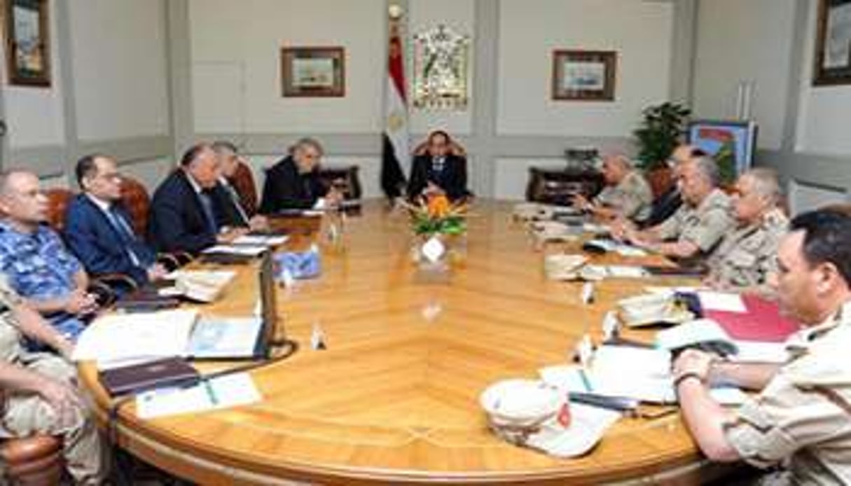 Conseil de défense présidé par Abdel Fattah al-Sisi le 24 octobre 2014 dans le nord du Sinaï. © AFP