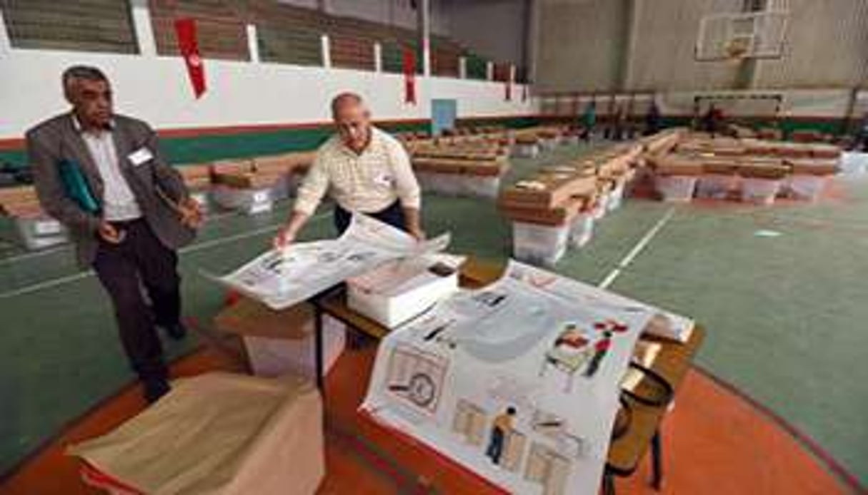 Organisation des bureaux de vote à Nabeul, le 25 octobre 2014. © AFP