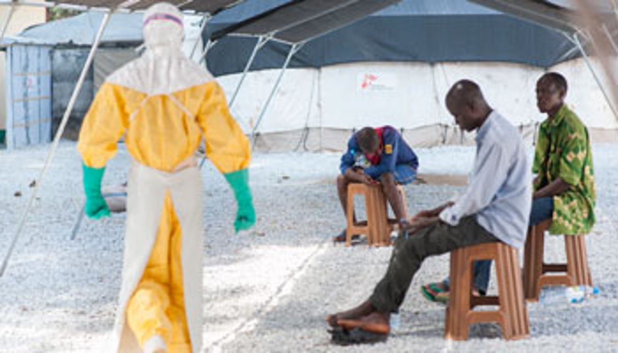 En Guinée, l’un des foyers d’Ebola, seuls 3 % du budget national sont attribués à la santé. © Sylvain Cherkaoui/Cosmos pour MSF