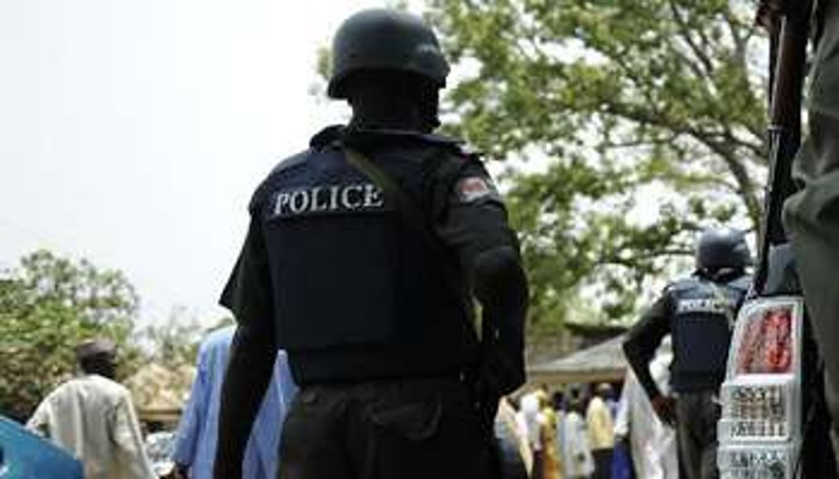 Des policiers nigérians, le 28 avril 2011 à Bauchi. © AFP