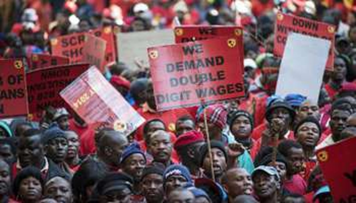 Manifestation des ouvriers sud-africains à l’appel du Numsa, le 1er juillet 2014 à Johannesbourg. © AFP
