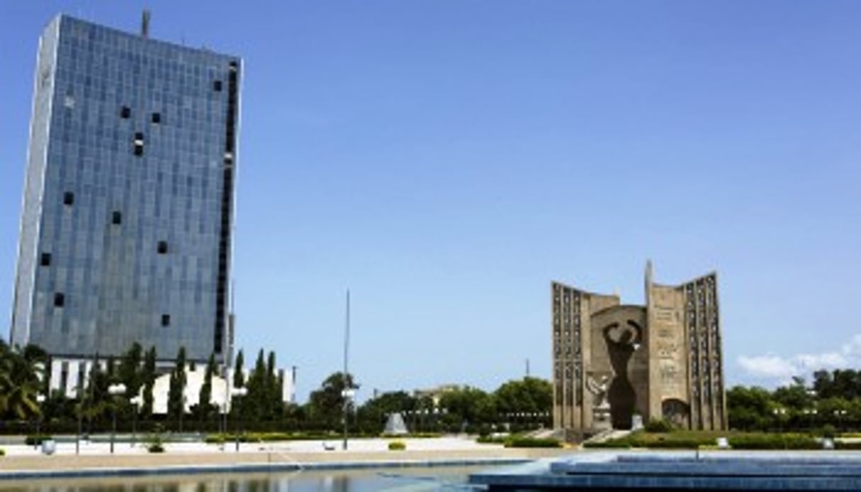 Inauguré en 1980, l’hôtel 2 février est l’un des symboles de Lomé, la capitale du Togo. © Jacques Torregano pour Jeune Afrique