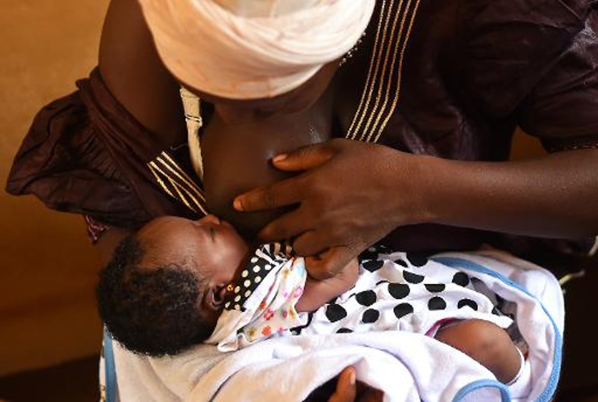 La double peine des femmes enceintes sous la menace d’Ebola © AFP