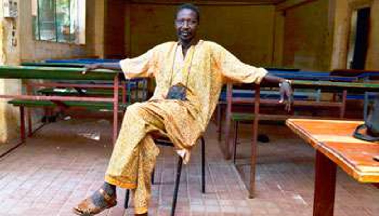 Sirafily Diango dans une salle de classe au Mali. © Emmanuel Daou Bakary