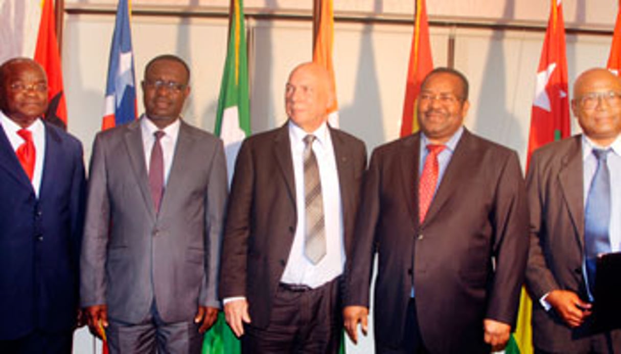 L’homme d’affaires Patrick Meyer (au centre) est entré au capital de la Banque ouest-africiane. © BIDC