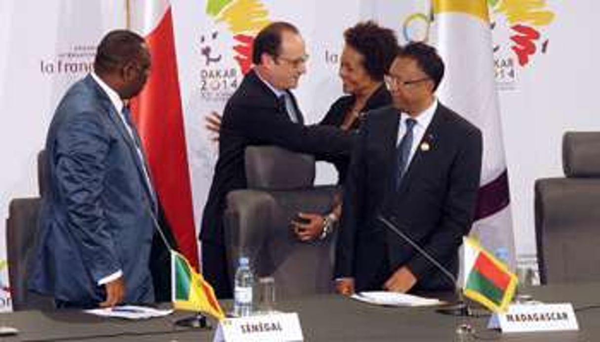 Michaëlle Jean entourée des présidents français, sénégalais et malgache le 30 novembre. © AFP