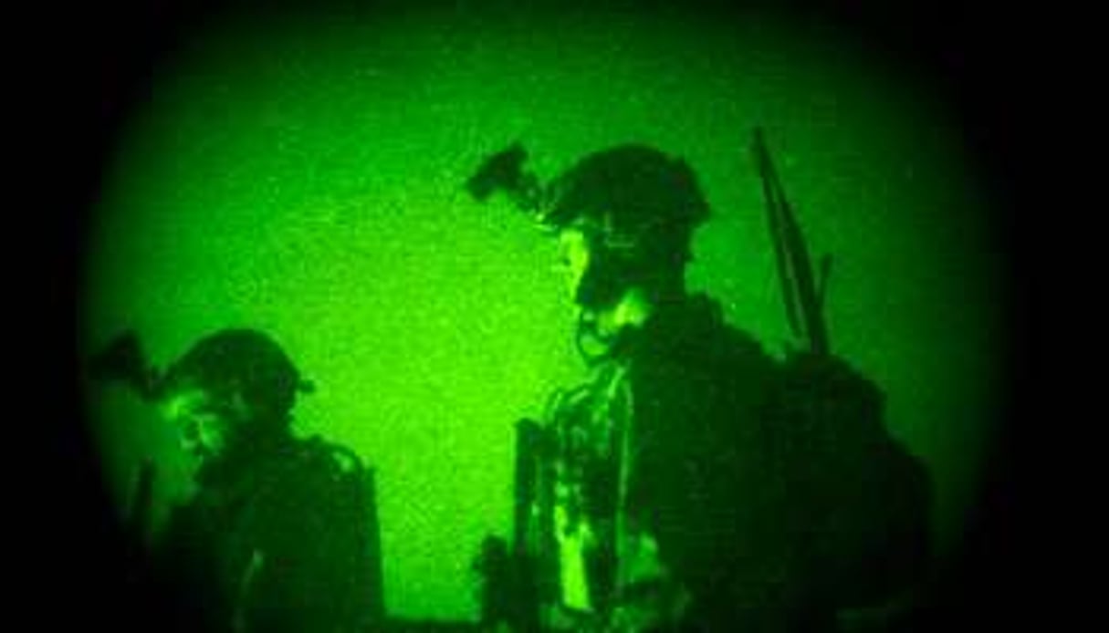 Intervention nocturne contre des insurgés afghans, en 2009 © Maya Alleruzzo/AFP