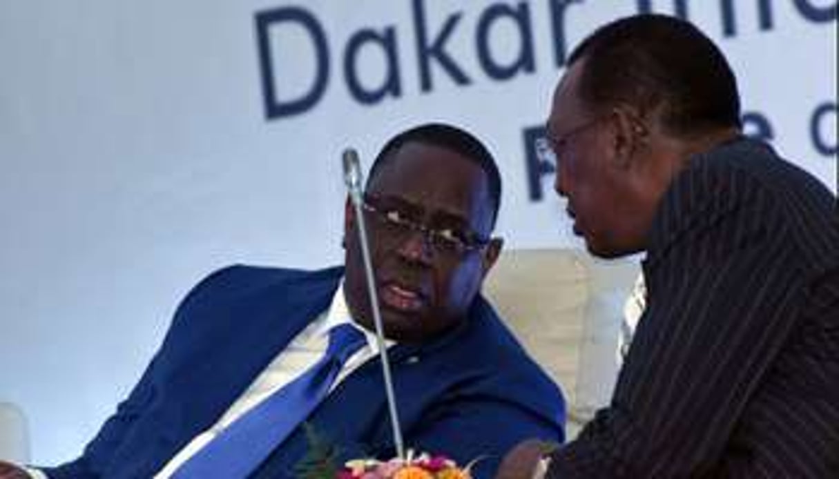 Les présidents Macky Sall (Sénégal) et Idriss déby Itno (Tchad), à Dakar, le 16 décembre. © AFP