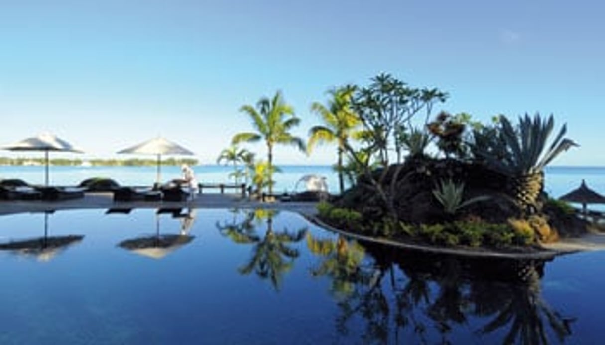 Le Royal Palm se dresse face à un magnifique lagon. © Beachcomber Hotels 2014