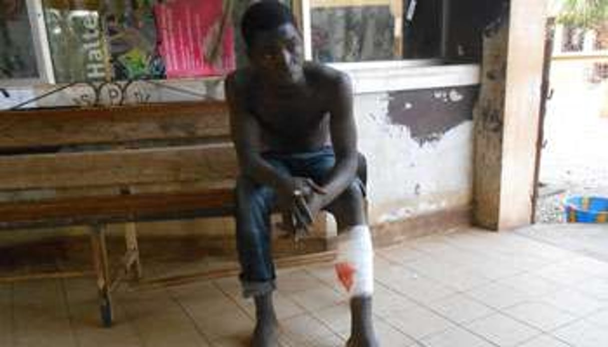 Un des jeunes manifestant blessé par balle à Conakry. © Diawo Barry