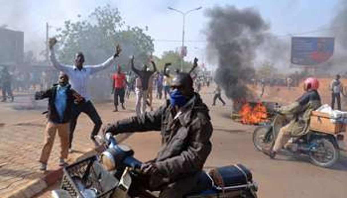 Lors de la manifestation contre « Charlie Hebdo », samedi 17 janvier à Niamey. © AFP