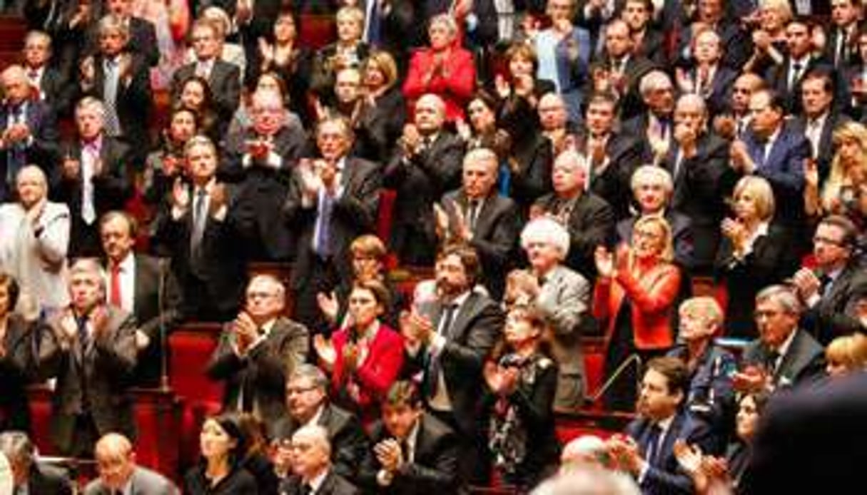 Après le discours de Manuel Valls, les députés ont applaudi et entonné l’hymne national. © CITIZENSIDE/JALLAL SEDDIKI / citizenside.com