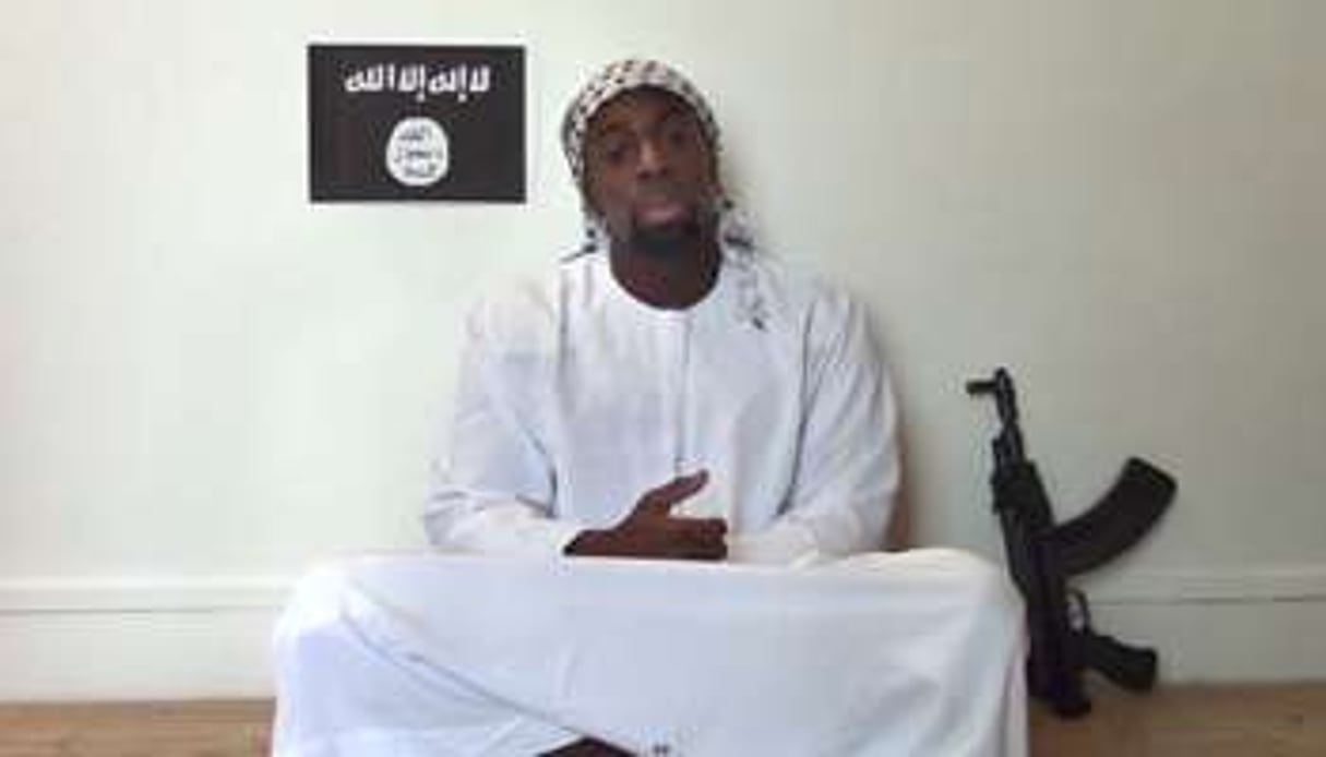 Amedy Coulibaly, dans la vidéo de revendication de ses actes terroristes. © Caputre d’écran/Youtube