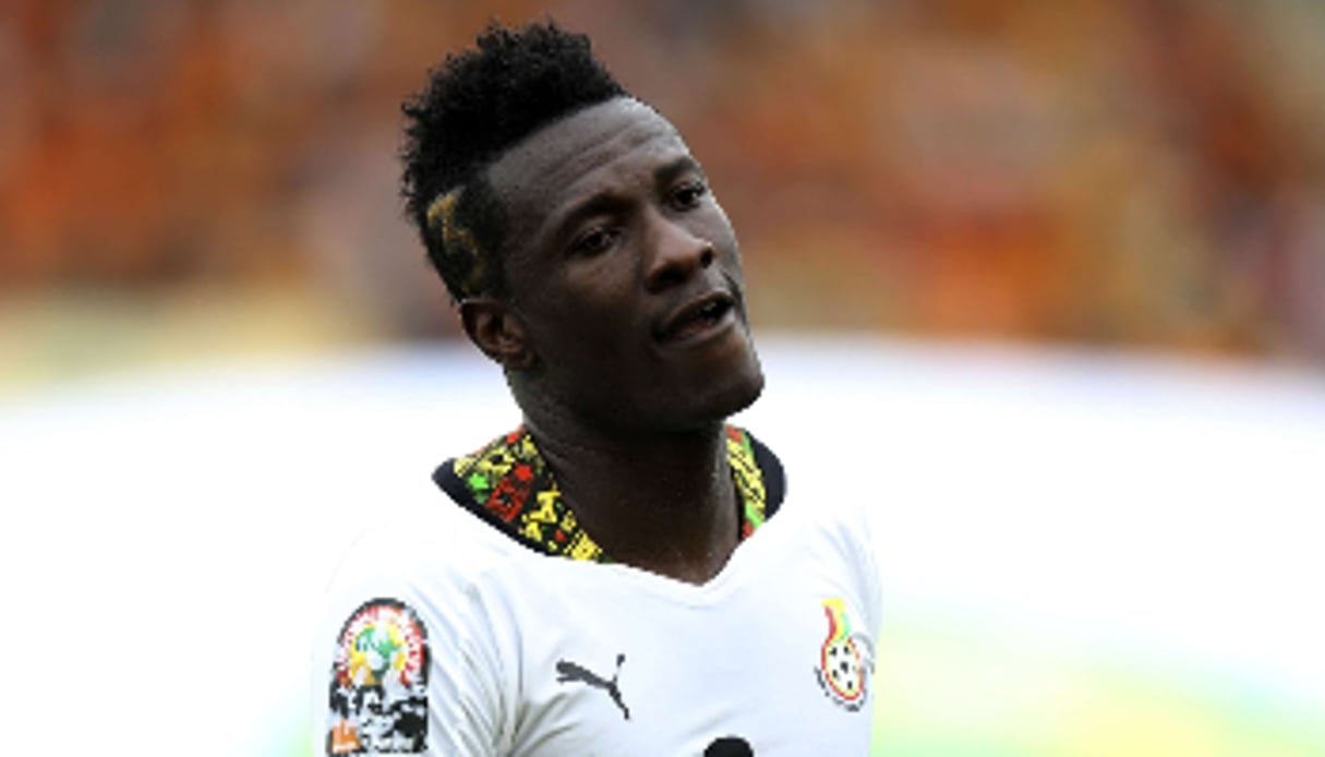 Le joueur ghanéen Asamoah Gyan, le 1er février 2015 sur la pelouse de Malabo. © Sunday Alamba/AP