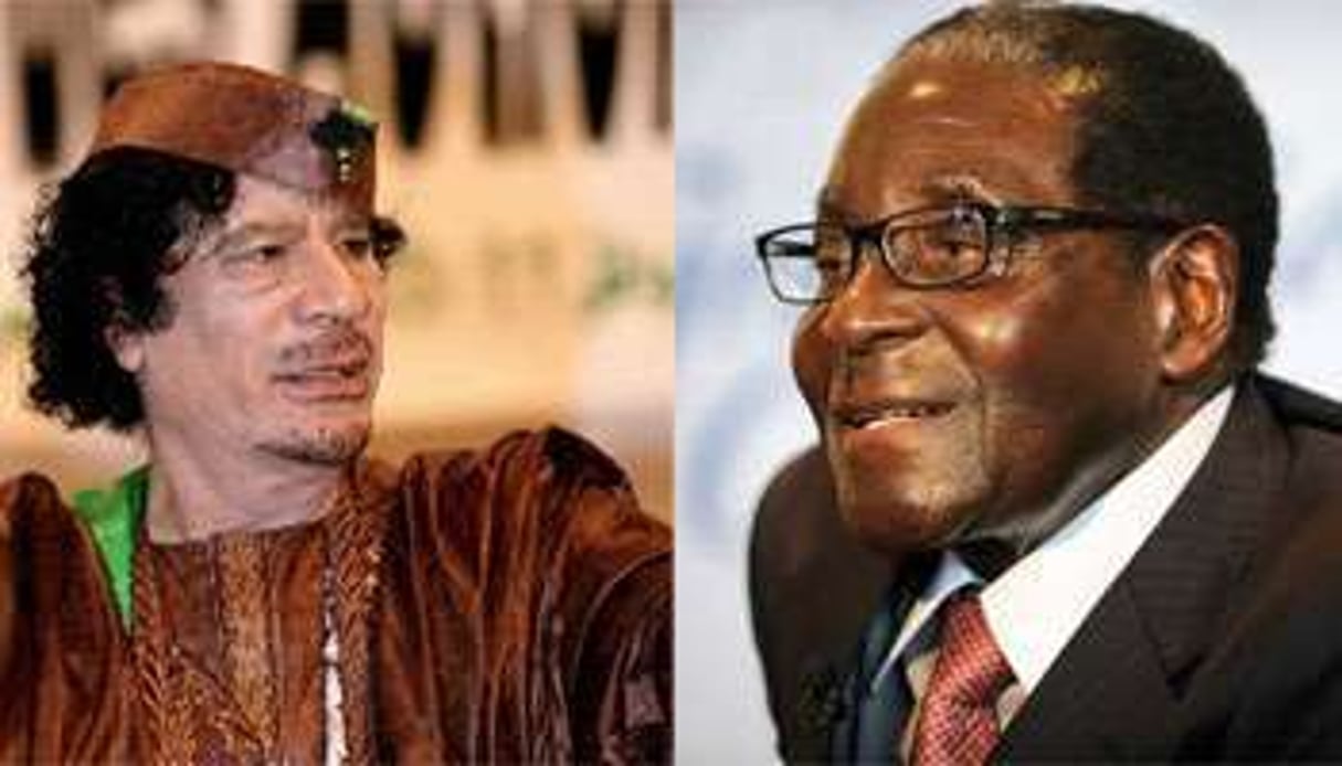 Mouammar Kadhafi et Robert Mugabe. © AFP/Montage JA