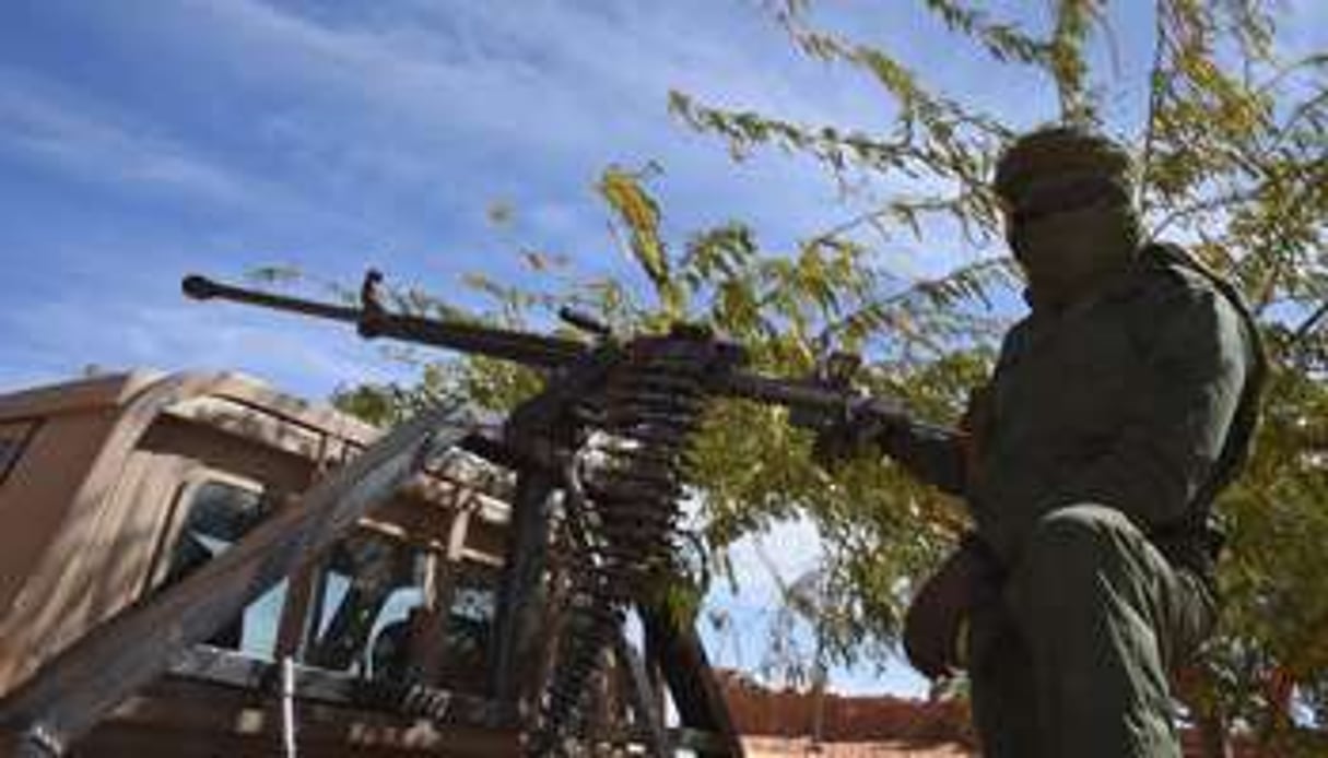 Un soldat nigerien près de la frontière libyenne le 1er janvier 2015. © AFP