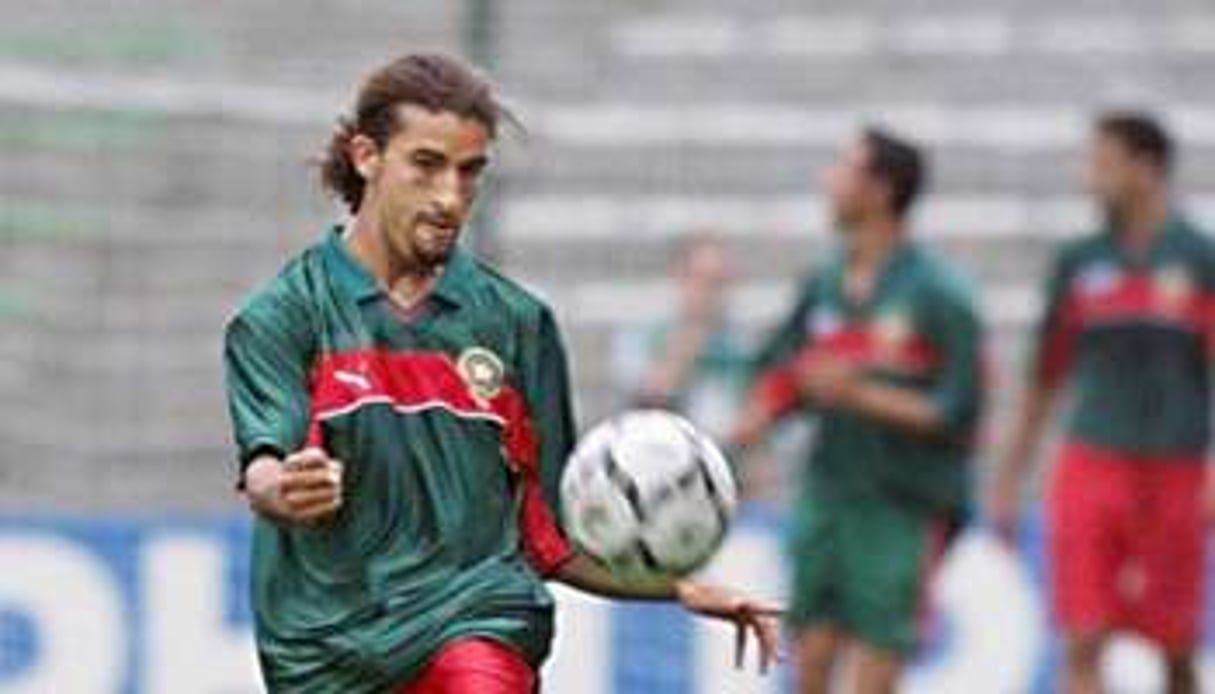 Mustapha Hadji, l’une des plus grandes stars de l’équipe du Maroc de la fin des années 90. © Patrick Kovarik/AFP