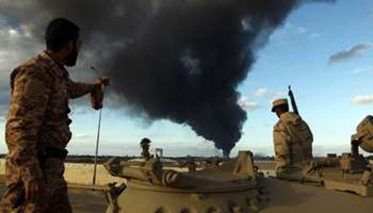 Des soldats de l’armée libyenne, en janvier 2015. © AFP