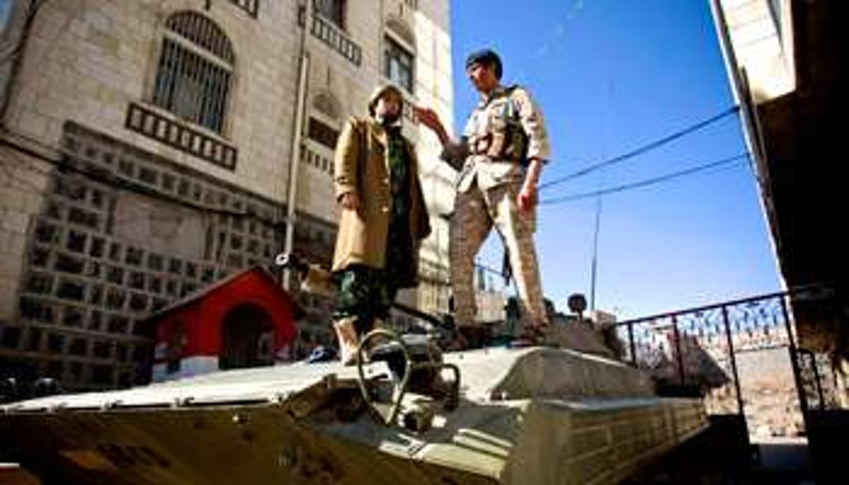 Miliciens houthistes dans les rues de Sanaa, le 22 janvier. © Hani Mohammed/AP/Sipa