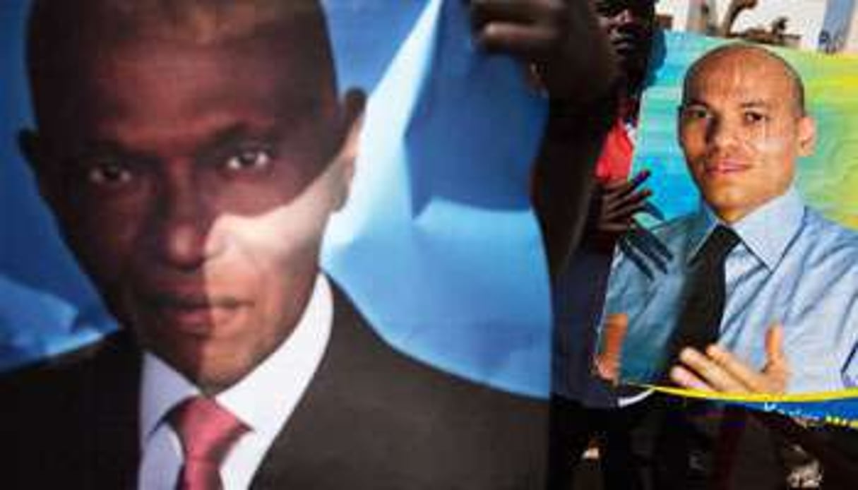 Manifestation en faveur des Wade père et fils, à Dakar, le 23 avril 2013, une semaine après l’inc © Joe Penney/Reuters
