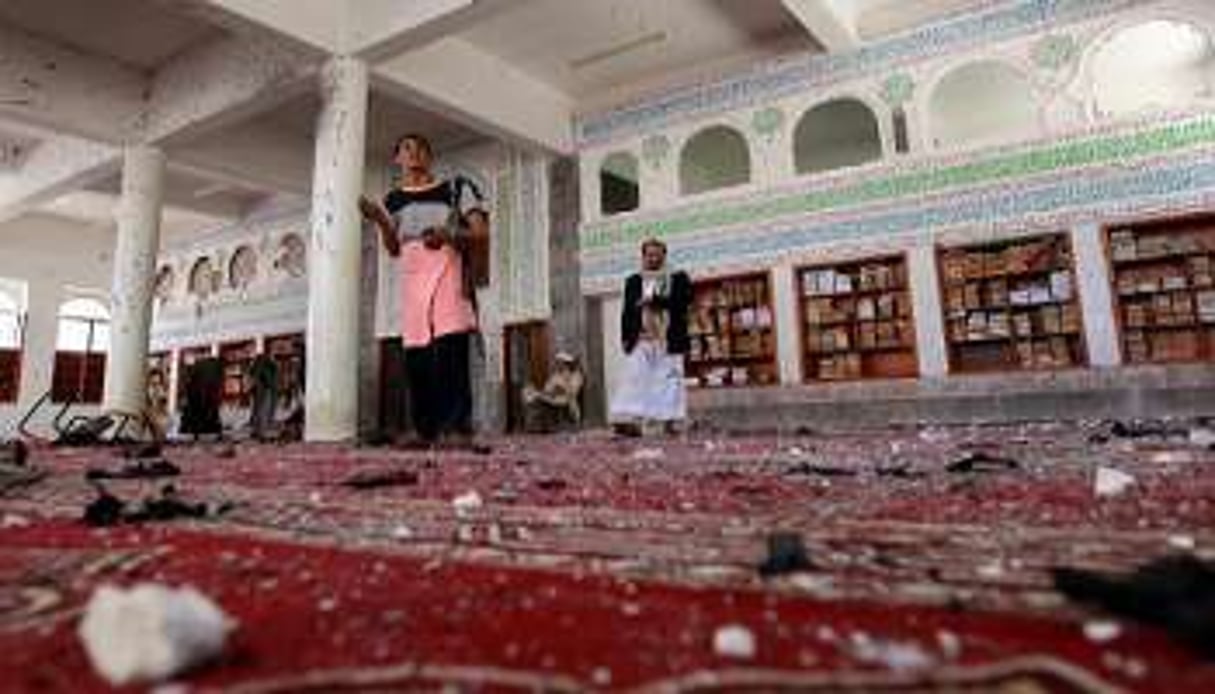 Une mosquée de Sanaa après les attentats du 20 mars. © Mohammed Huwais/AFP