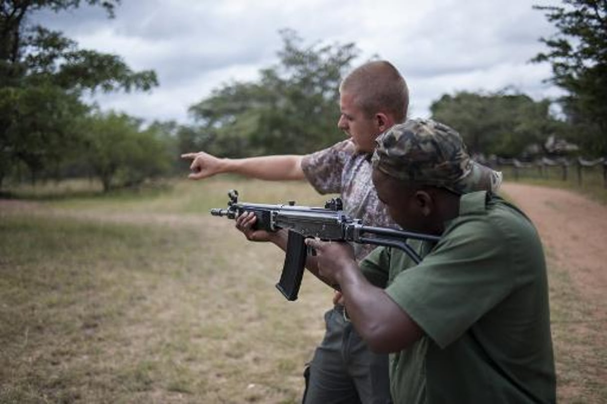 Afrique du Sud: la lutte anti-braconnage des rangers s’apprend à la mitraillette © AFP