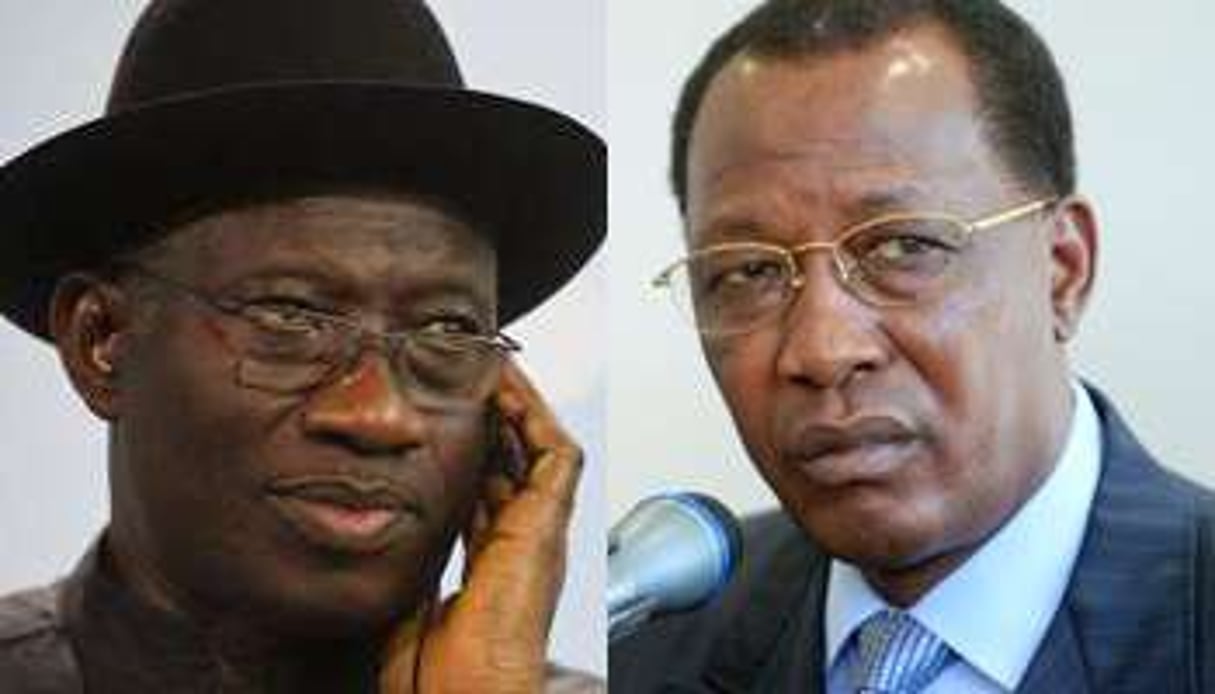 Les présidents nigérian et tchadiens. © Montage J.A/AFP
