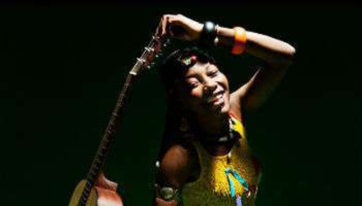 Fatoumata Diawara est une artiste complète et sans frontières. © Youri Lenquête.