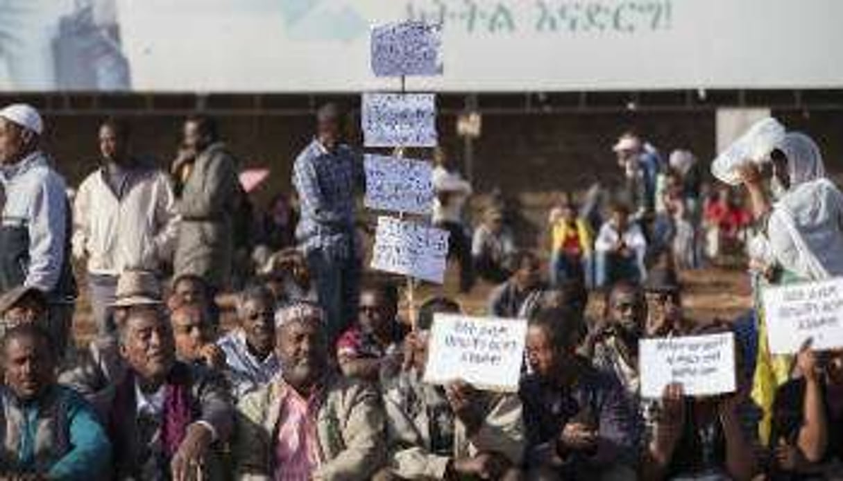 Des Éthiopiens manifestent le 22 avril 2015 à Addid Abeba contre le groupe État islamique. © Zacharias Abubeker/AFP