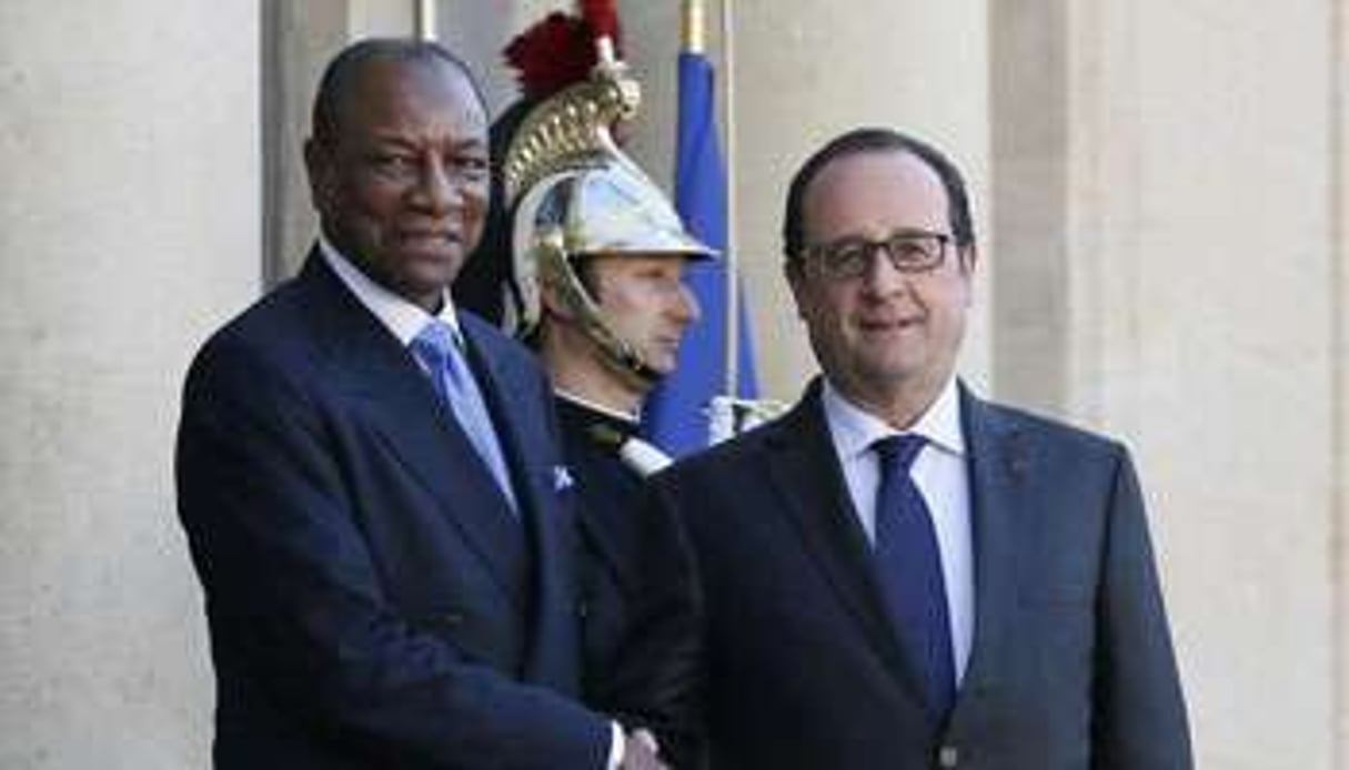 Alpha Condé et François Hollande, le 22 avril 2015, à l’Élysée © Patrick Kovarik/AFP
