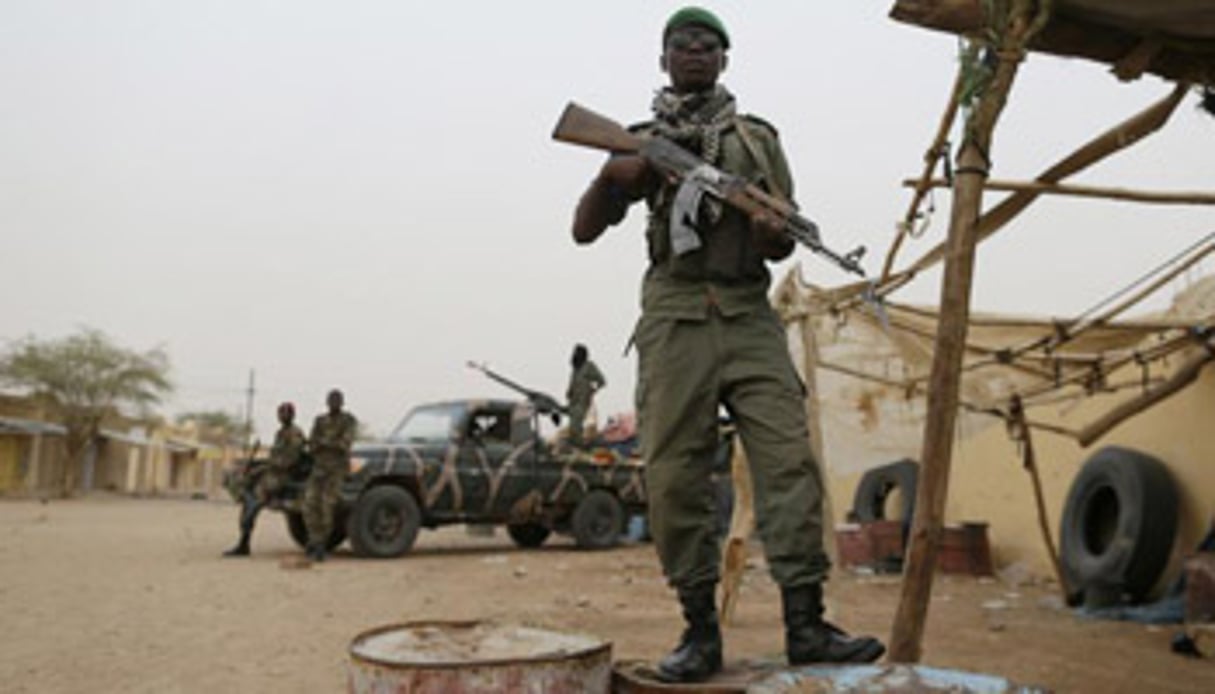 Un soldat malien en patrouille à Kidal, le 27 juillet 2013. © Kenzo Tribouillard/AFP