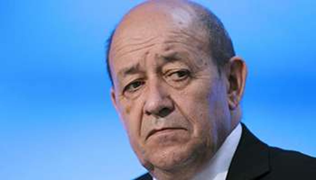 Le ministre français de la Défense, Jean-Yves Le Drian, le 27 avril 2015 à Alençon. © Charly Triballeau/AFP