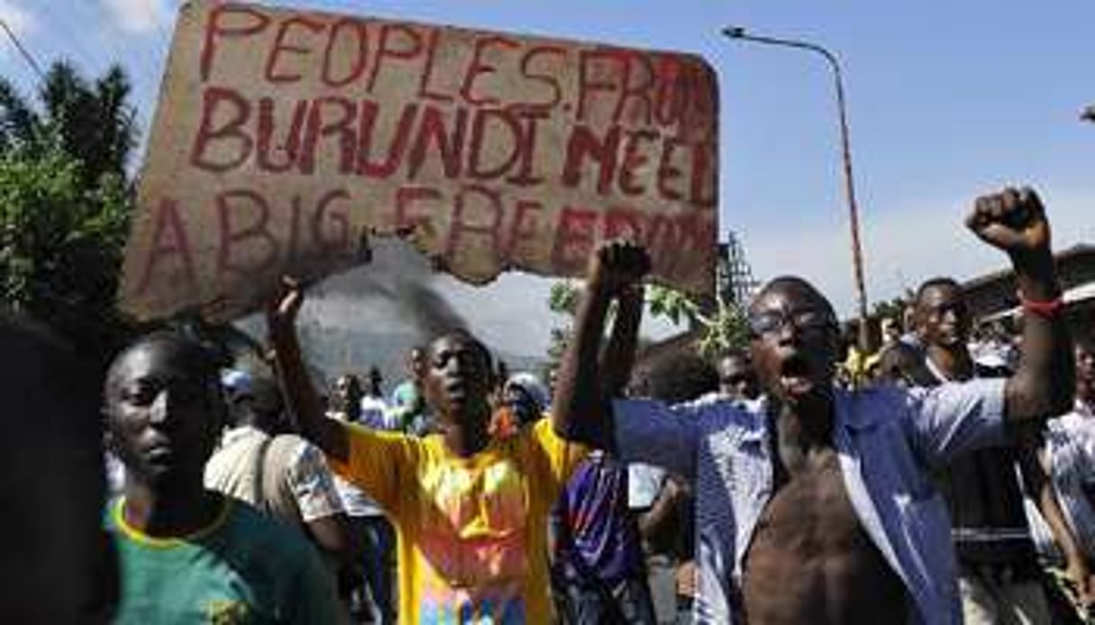 Des manifestants à Musaga, près de la capitale Bujumbura, le 28 avril 2015. © AFP