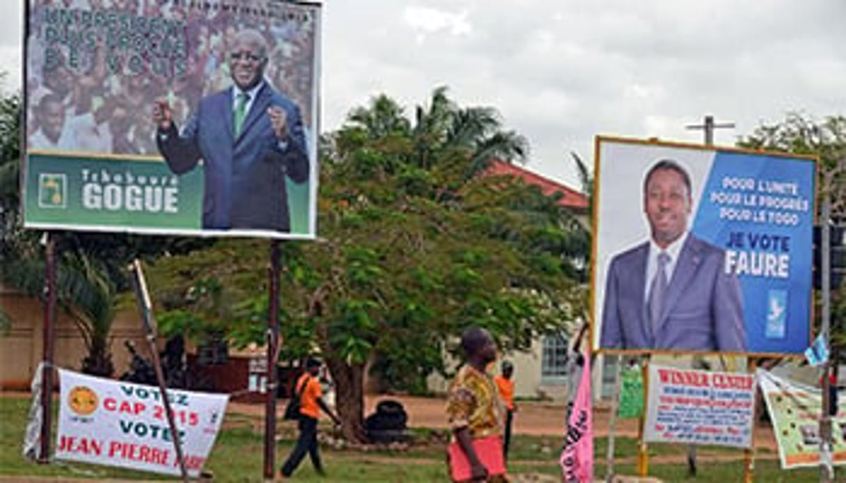 Des affiches lors de la campagne électorale à Lomé, le 23 avril 2015. © Issouf Sanogo/AFP