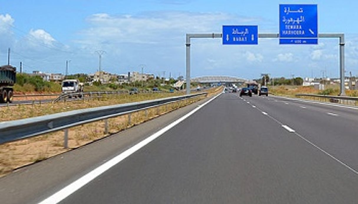Vue de l’autoroute A3, qui relie Casablanca et rabat, au Maroc. © Maxim Massalitin/Wikimedia Commons
