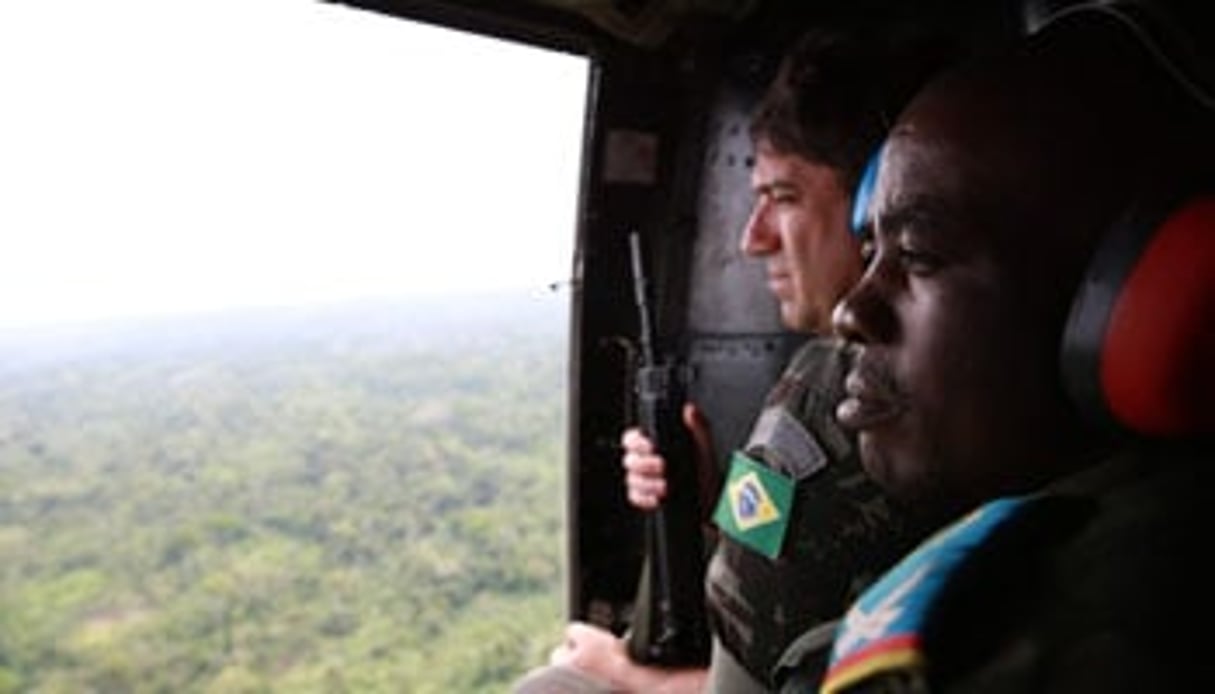 Des troupes des FARDC et de la Monusco au-dessus de la localité de Mayangos, à Beni, 12 novembre 2 © Abel Kavanagh/Monusco