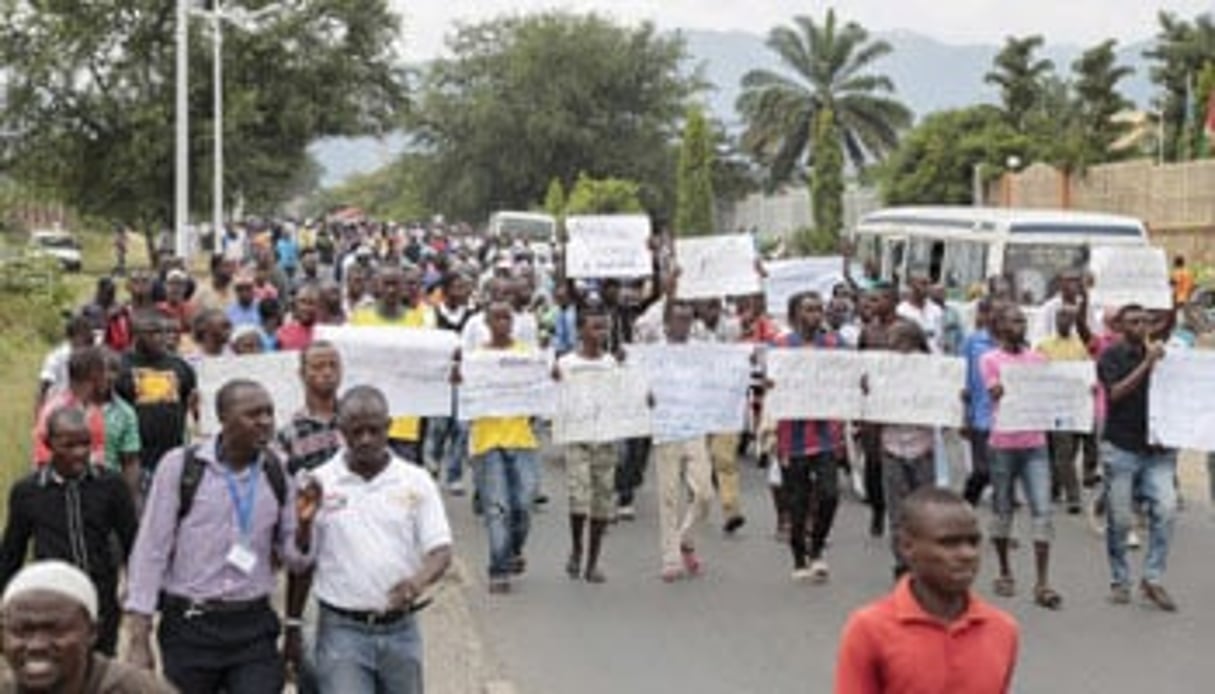 Manifestation à Bujumbura après l’assassinat de l’opposant Zedi Feruzi, le 25 mai 2015. © Gildas Ngingo/AP/SIPA