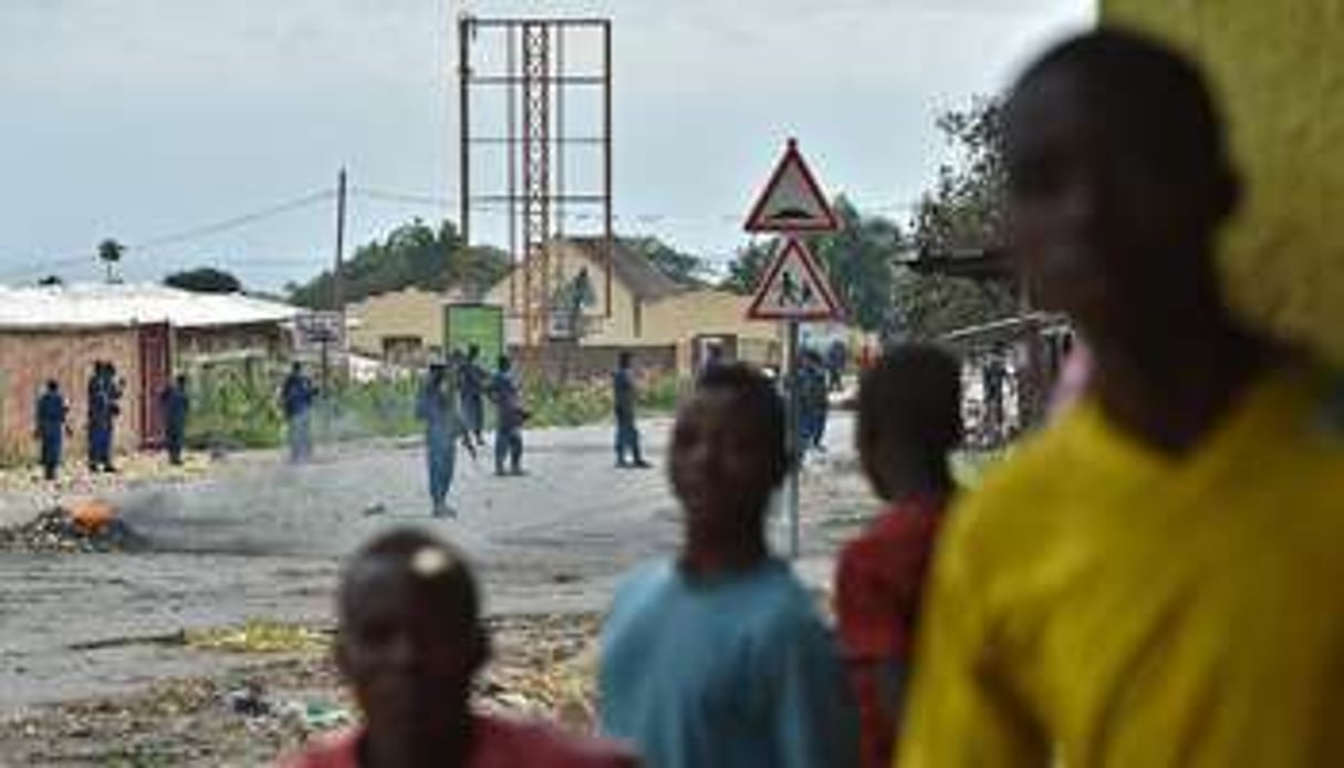 Lors d’une manifestation contre le président Pierre Nkurunziza, le 25 mai à Bujumbura. © AFP