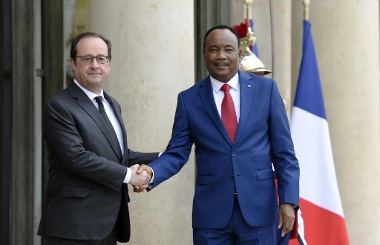 Mali: Paris et Niamey appellent les rebelles touaregs à signer l’accord de paix © AFP