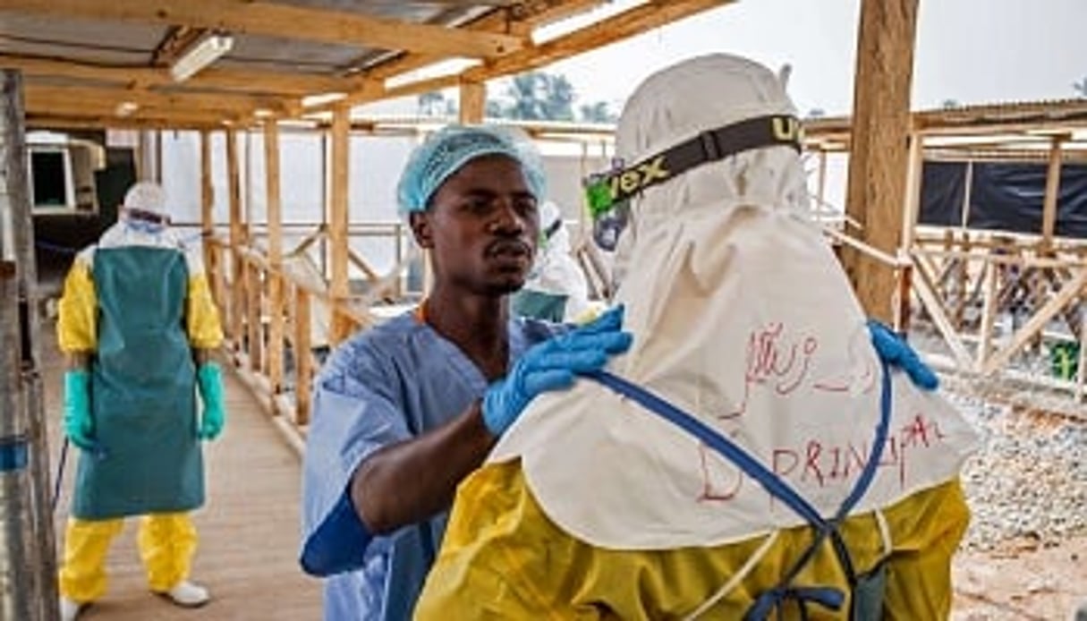 L’organisation mondiale de la santé (OMS) a confirmé les craintes : un nouveau cas d’Ebola a bien été détecté en Sierra Leone le 15 janvier. © Michael Duff/AP/SIPA