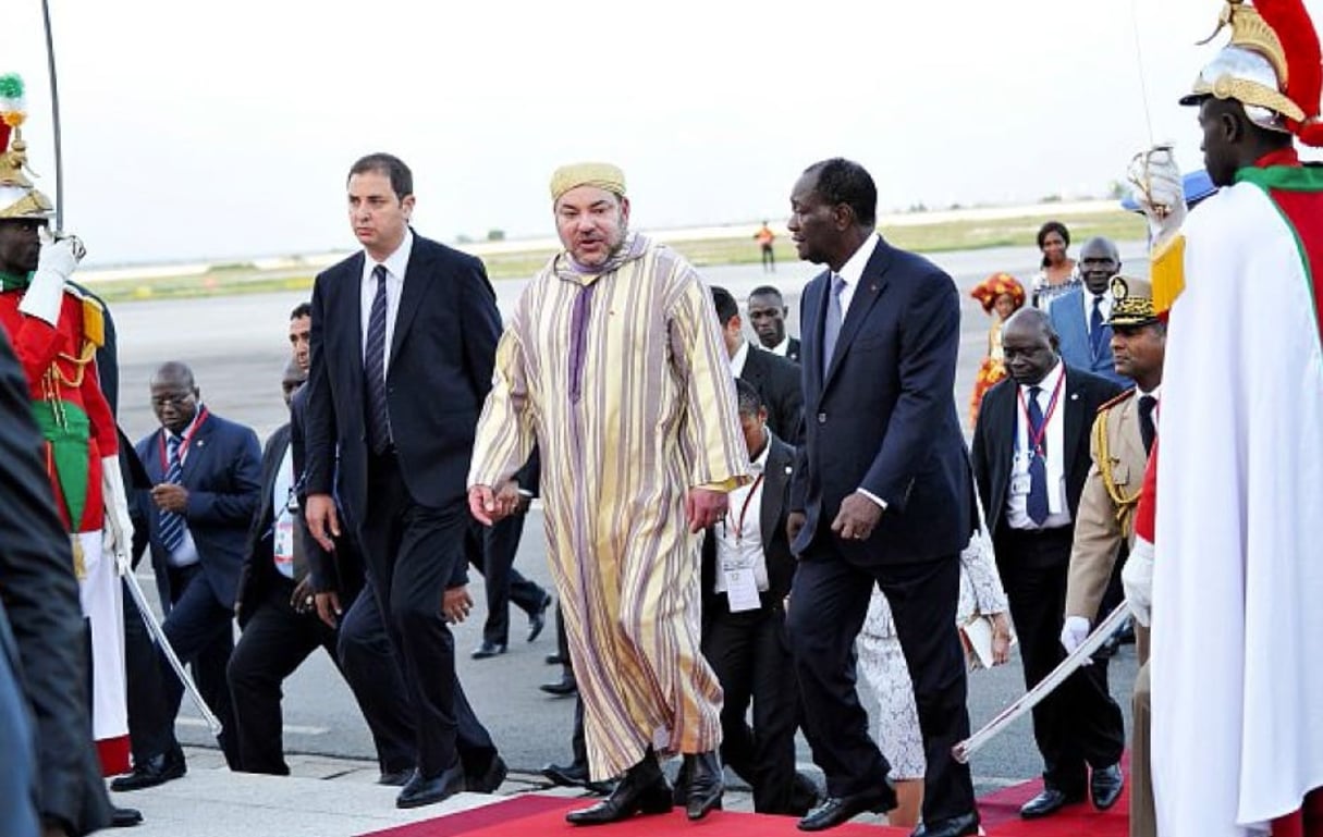 Mohammed VI a été accueilli par  Alassane Ouattara, à Abidjan, le 30 mai. © Kia Sambou/AFP