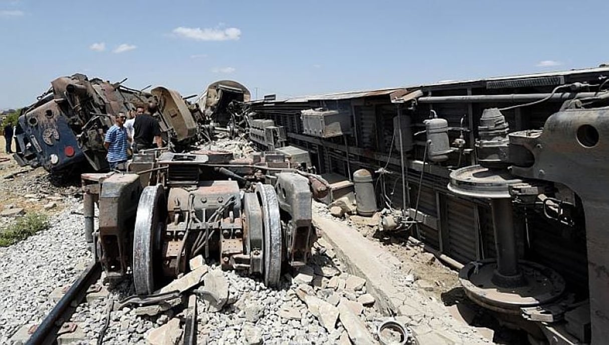 Le bilan de l’accident d’El Fahes est de 18 morts et 98 blessés. © AFP