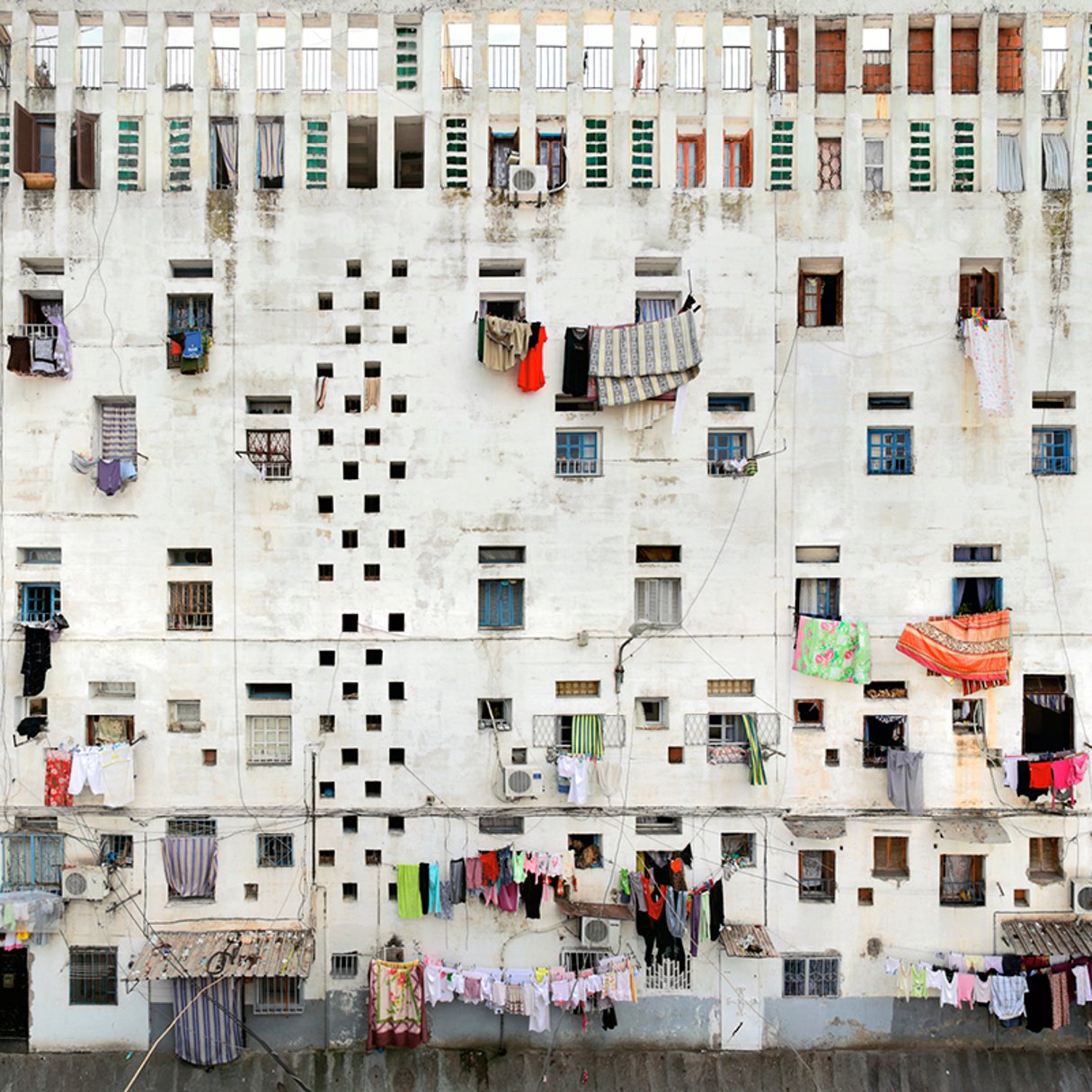 Climat de France, cité algérienne photographiée et filmée par Stéphane Couturier. © STÉPHANE COUTURIER