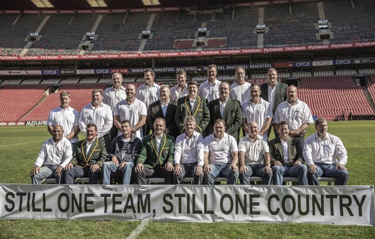 Les joueurs de l’équipe d’Afrique du Sud, sacrée championne du monde en 1995, lors d’une cérémonie pour les 20 ans de leur victoire, le 24 juin 2015 à Johannesburg. © Gianluigi Guercia/AFP